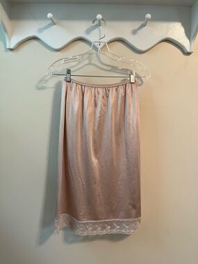 Vintage Pinehurst Lingerie Lace Trim Half Slip Size Medium